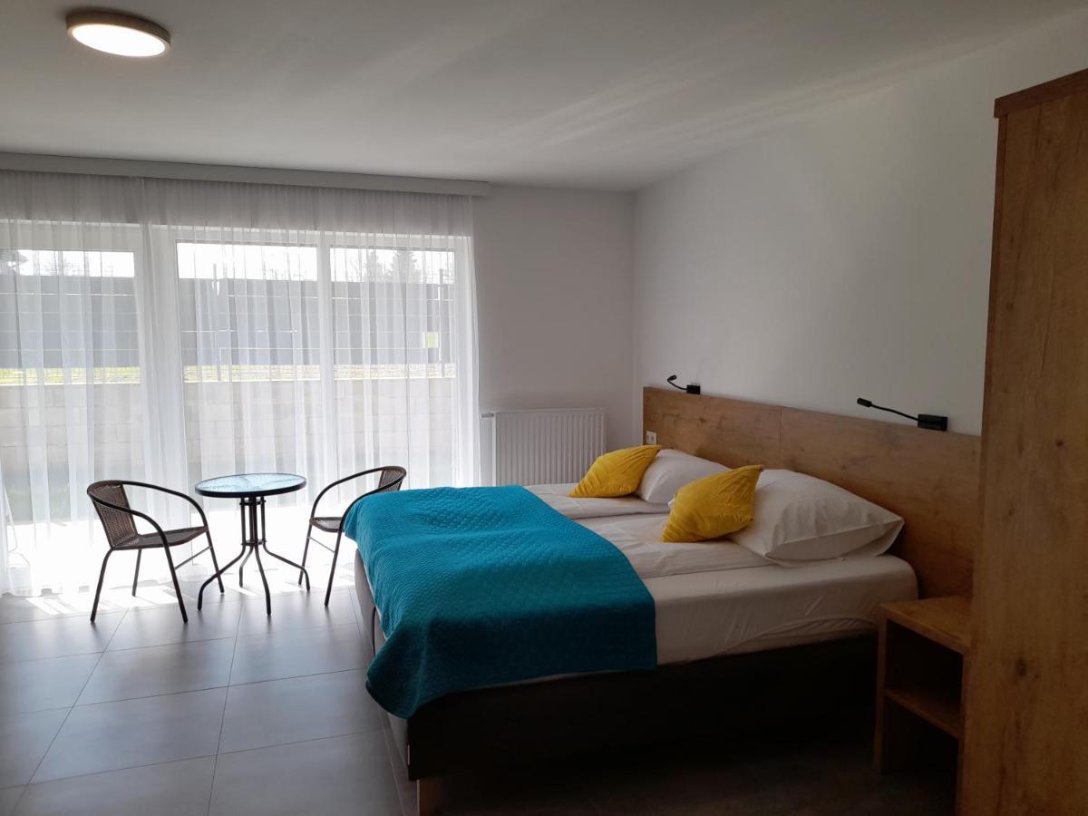 Milo Mare Apartaments เมียลโน ภายนอก รูปภาพ