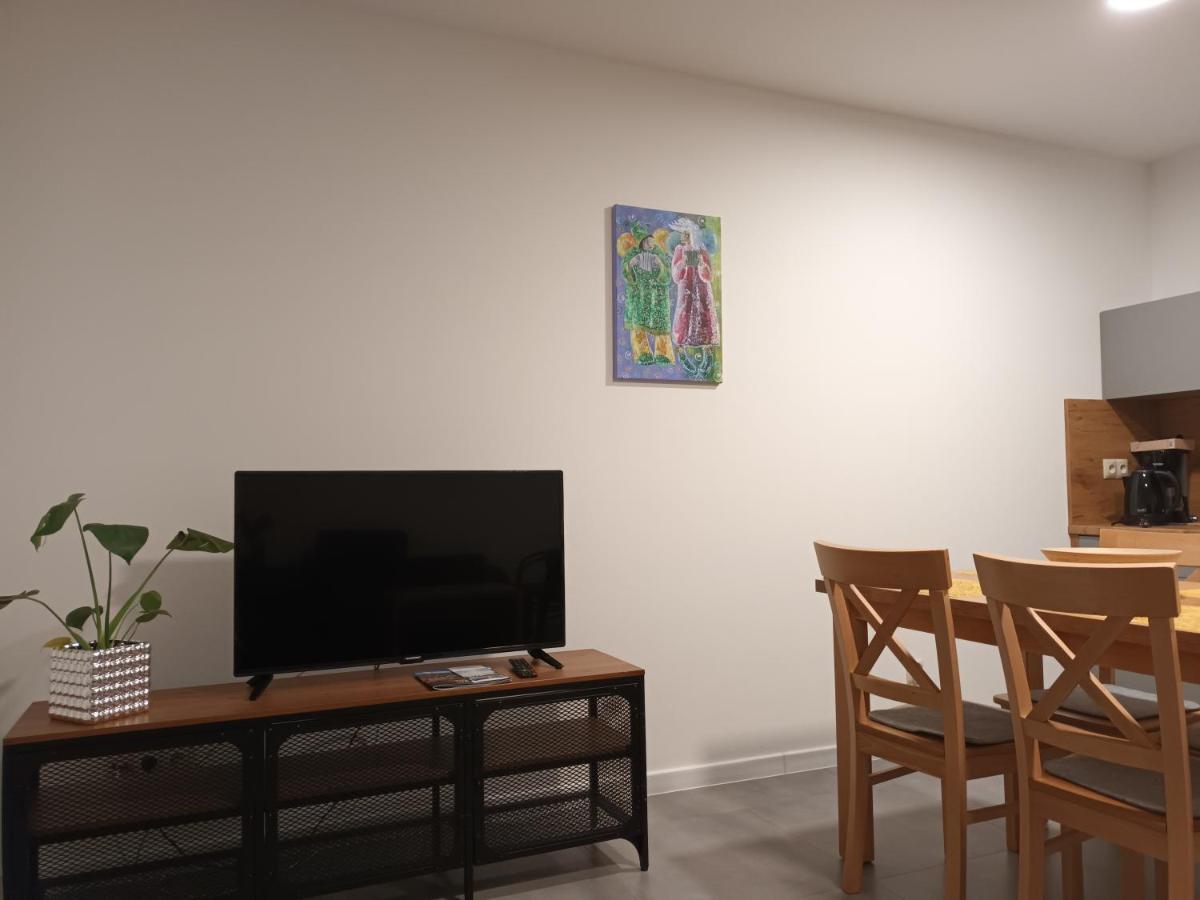 Milo Mare Apartaments เมียลโน ภายนอก รูปภาพ