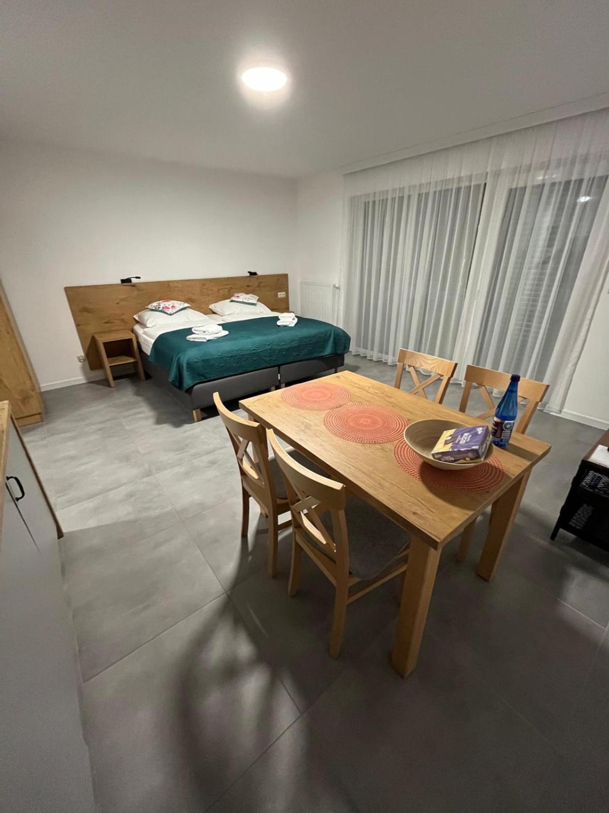 Milo Mare Apartaments เมียลโน ภายนอก รูปภาพ